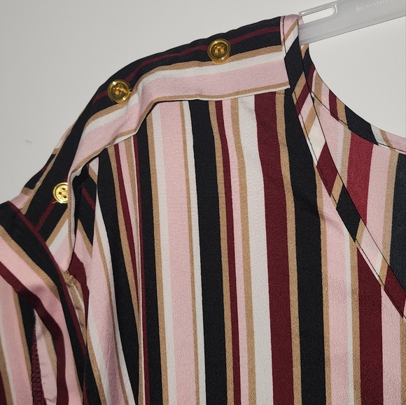 NWT Speed Limit MPH Casual Top with Button Details - Picture 3 of 5